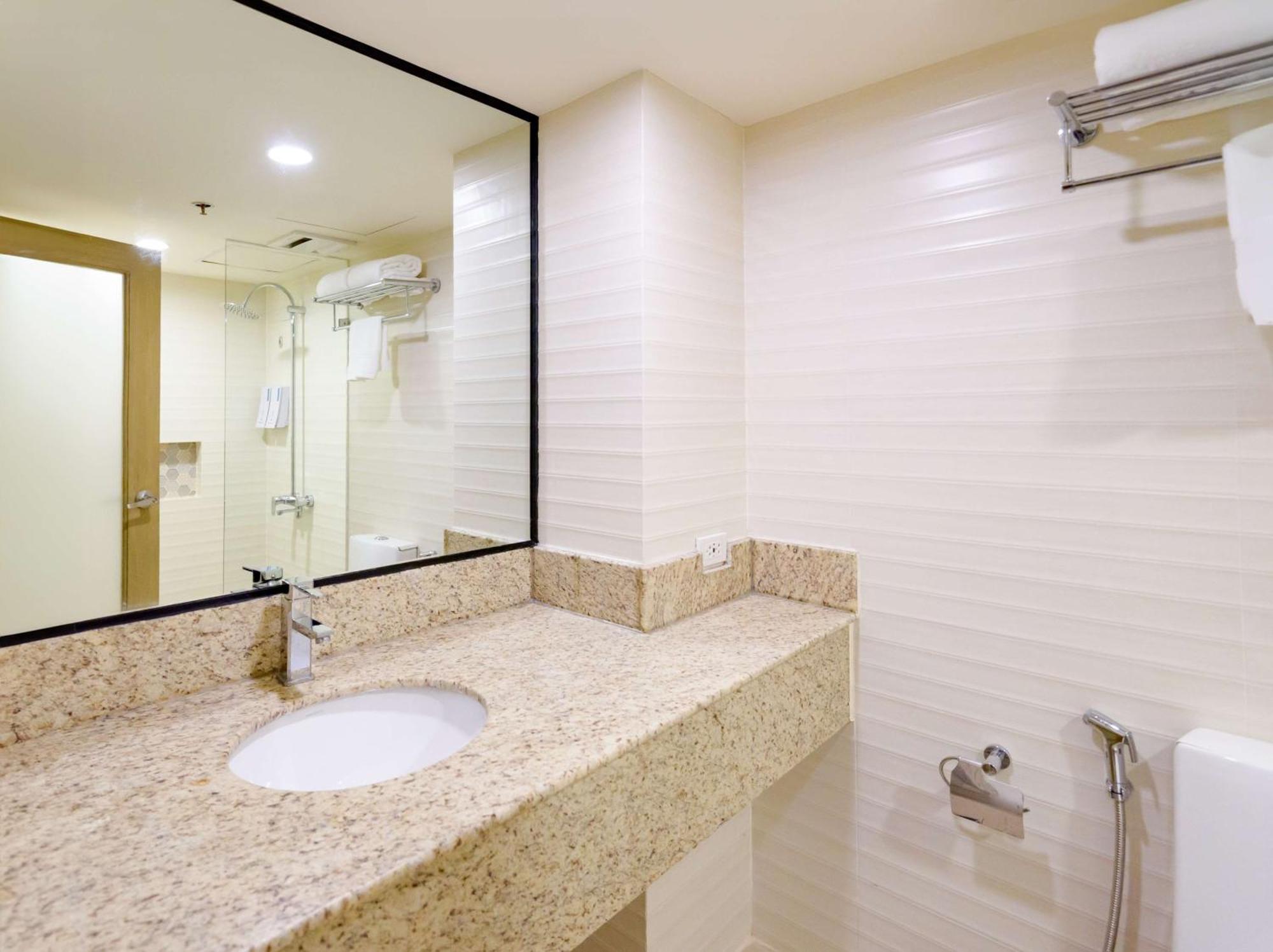 Surestay Plus By Best Western Cebu City ภายนอก รูปภาพ